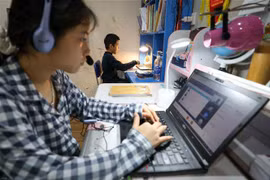 Hanoi refuerza combate contra el COVID-19