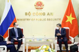 Ministro vietnamita de Seguridad Pública recibe a embajador de Rusia