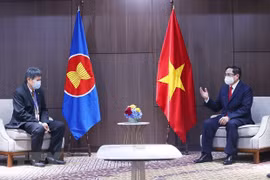 Primer ministro de Vietnam recibe al secretario general de la ASEAN