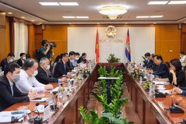 Vietnam y Camboya refuerzan cooperación en comercio, industria y energía 