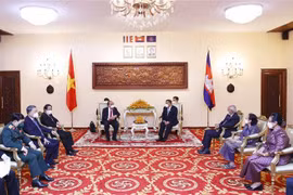 Presidente de Vietnam se reúne con dirigentes de Senado y Asamblea Nacional de Camboya