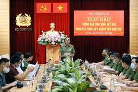 Abren proceso legal contra expolicía vietnamita por recibir sobornos 
