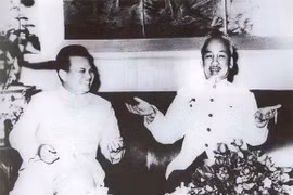 Alaba periódico PathetLao gran amistad Vietnam-Laos