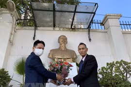 Rinden homenaje al Presidente Ho Chi Minh en Argelia y México