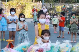 Niños huérfanos por el COVID-19 necesitan atención especial en Vietnam