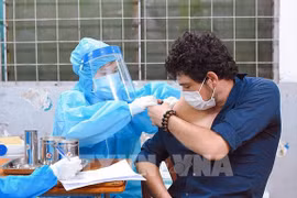 Hanoi facilita vacunación contra el COVID-19 para extranjeros