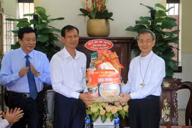 Felicitan a católicos en provincia vietnamita de Vinh Long en ocasión de Pascua