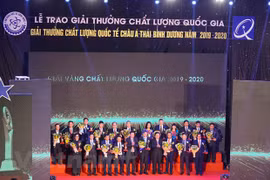 Numerosas empresas vietnamitas reciben premios nacional e internacional de calidad