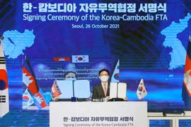 Corea del Sur rubrica acuerdos de libre comercio con Camboya y Filipinas