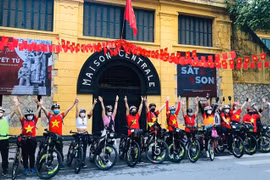Lanzan tour en bicicleta por Hanoi para impulsar recuperación del turismo