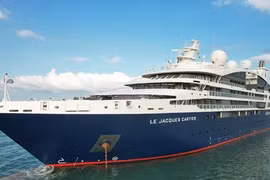 Crucero de lujo francés Le Jacques Cartier llega a Phu Quoc