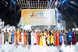 Efectúan X Festival de Ao Dai de Ciudad Ho Chi Minh