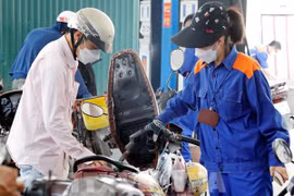 Precios de la gasolina aumentan en Vietnam
