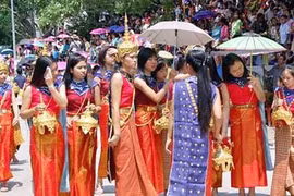 Dirigentes de Vietnam felicitan a Laos y Camboya por sus fiestas del Año Nuevo