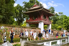 Efectúan Conferencia de promoción turística y comercial Hanoi – Vientiane