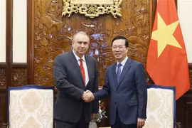 Presidente de Vietnam recibe a embajadores de Nueva Zelanda y Perú