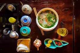Hanoi lidera destinos gastronómicos para 2024, según TripAdvisor