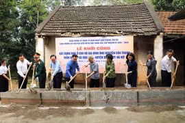 Hanoi construye casas para familias pobres