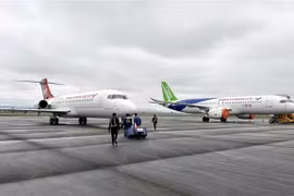 Exhiben por primera vez en Vietnam aviones de COMAC