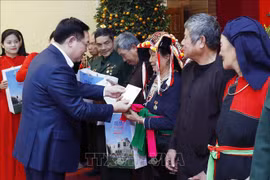 Felicitan a pobladores y soldados de la provincia de Yen Bai por el Tet