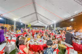 Celebran programa “Xuan Que Huong” en Vientiane