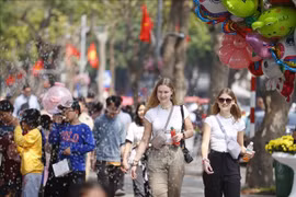 Aumentan turistas internacionales a Hanoi en vacaciones del Tet