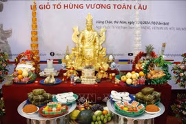 Vietnamitas en Laos y Francia rinden homenaje a los Reyes Hung