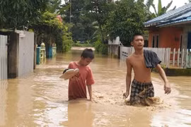 Indonesia se apresura a proporcionar ayuda humanitaria para inundaciones en sur de Sumatra