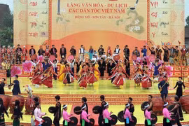Celebran en Hanoi festival primaveral de 2024