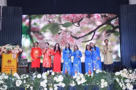Organizan en Laos el programa Primavera de Patria para los vietnamitas