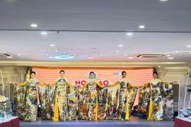 Colección de moda para honrar identidad vietnamita