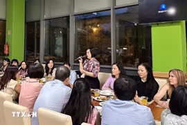 Asociación de Mujeres Vietnamitas en Hungría avanza hacia el 20º aniversario de su fundación
