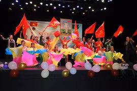 Celebran vietnamitas en Macao (China) efemérides nacionales