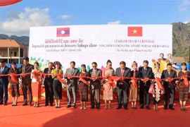 Inauguran en provincia de Laos parque financiado por localidad vietnamita 