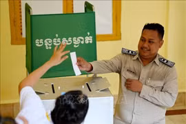 Partido gobernante obtiene apoyo abrumador en elecciones al Senado en Camboya