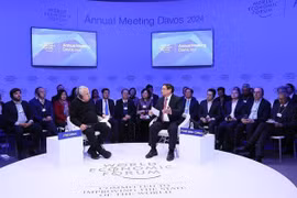 Efectúan diálogo sobre visión global de Vietnam en Davos