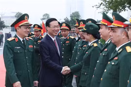 Presidente vietnamita visita Grupo Militar de Industria y Telecomunicaciones Viettel