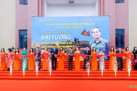 Exhibición rinde homenaje al general Vo Nguyen Giap