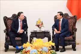 Viceprimer ministro de Vietnam recibe al embajador estadounidense