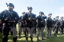 Indonesia intensa vigilancia policial en sitios públicos para una Navidad segura