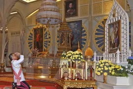 Tailandia: Nuevo rey Maha Vajiralongkorn renueva el Consejo privado