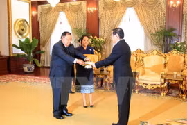 Entrega carta credencial embajador de Vietnam en Laos