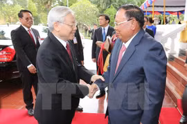 Visita del secretario general del PCV promueve solidaridad especial con Laos, según prensa laosiana