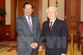 Dirigentes vietnamitas reciben a primer ministro camboyano