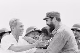 Fidel Castro, bandera de vanguardia en movimiento solitario con Vietnam 