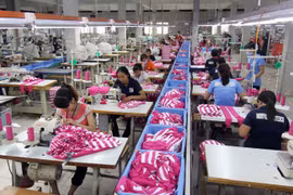 Inician construcción de fábrica de confecciones en provincia de Vietnam
