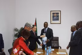 Vietnam promueve cooperación con Mozambique
