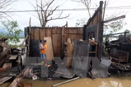 Filipinas sufre grandes pérdidas por tifón Nock-Ten