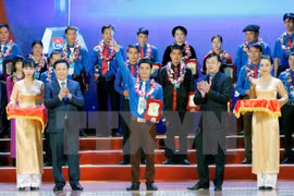 Entregan en Vietnam premios a jóvenes campesinos sobresalientes