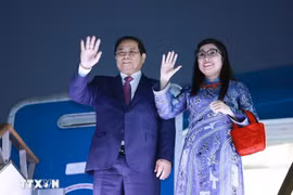El primer ministro de Vietnam, Pham Minh Chinh, y su esposa concluyen con éxito su visita oficial a Corea del Sur. (Fuente: VNA)